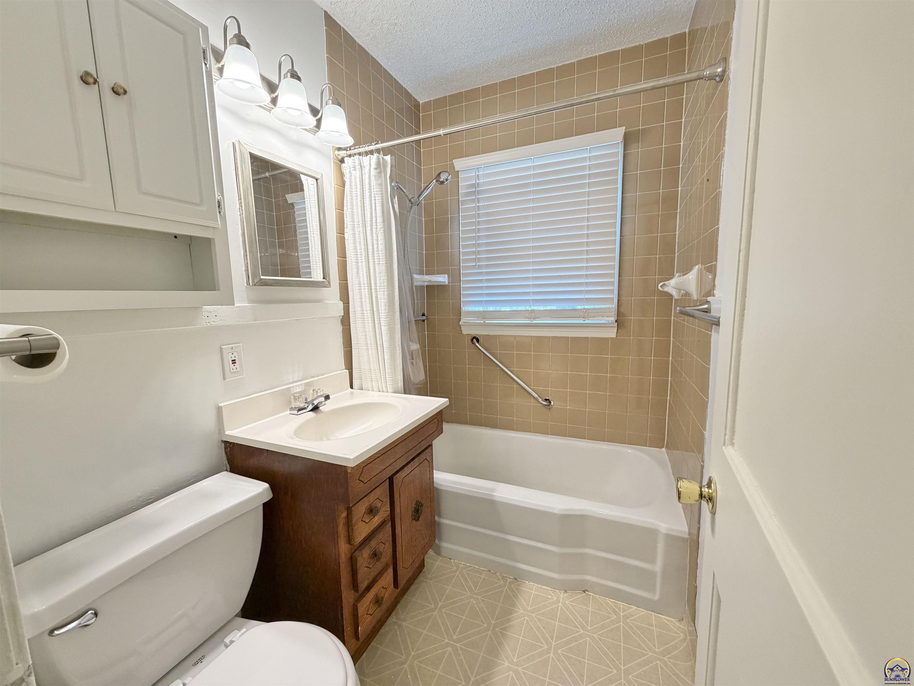 206 Southwest 24th Street Topeka, KS 66611 - Photo 15 of 28