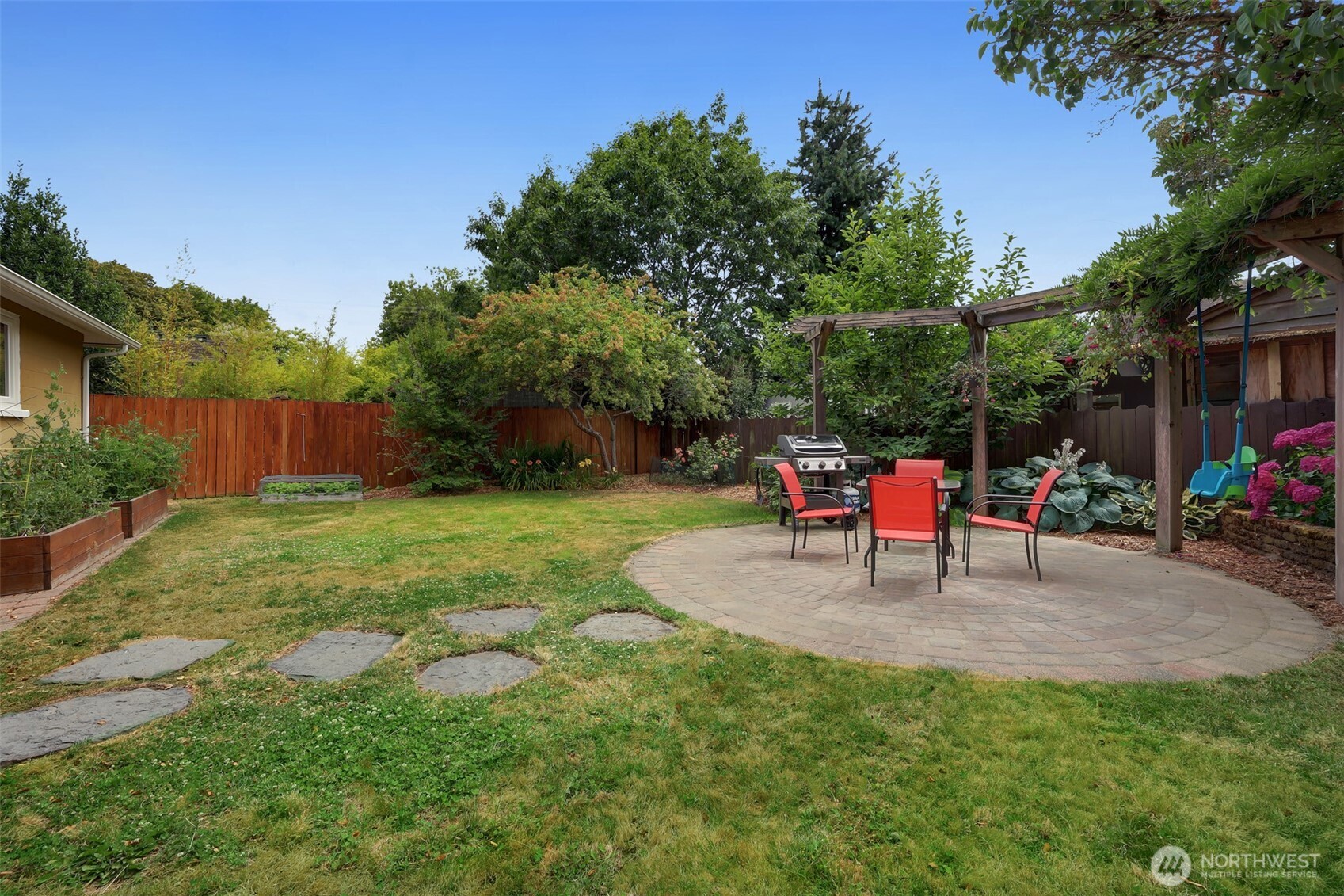 2811 Northwest 62nd Street Seattle, WA 98107 - Photo 12 of 35