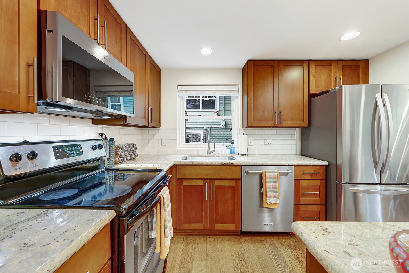 2811 Northwest 62nd Street Seattle, WA 98107 - Photo 13 of 35