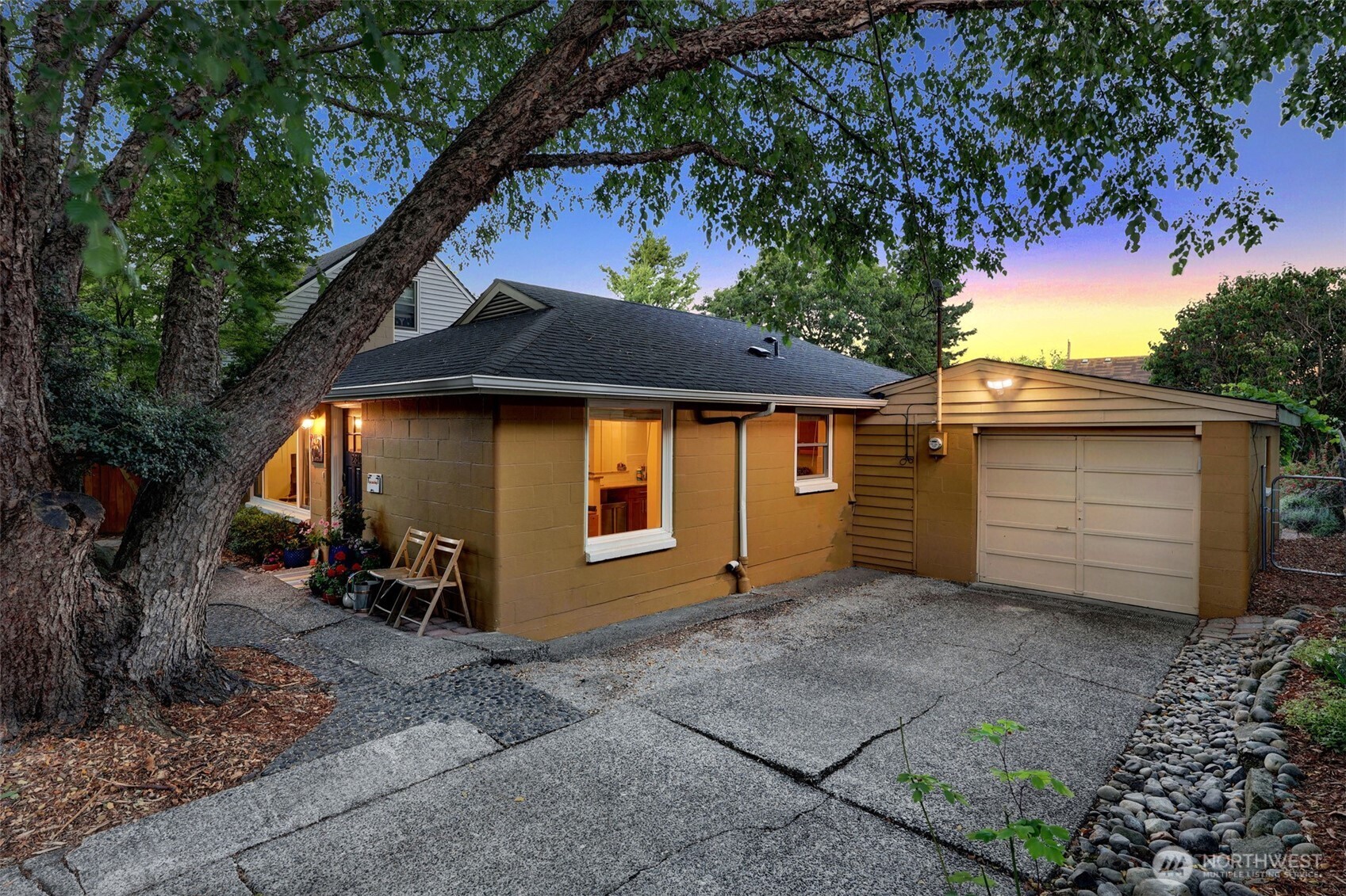 2811 Northwest 62nd Street Seattle, WA 98107 - Photo 6 of 35