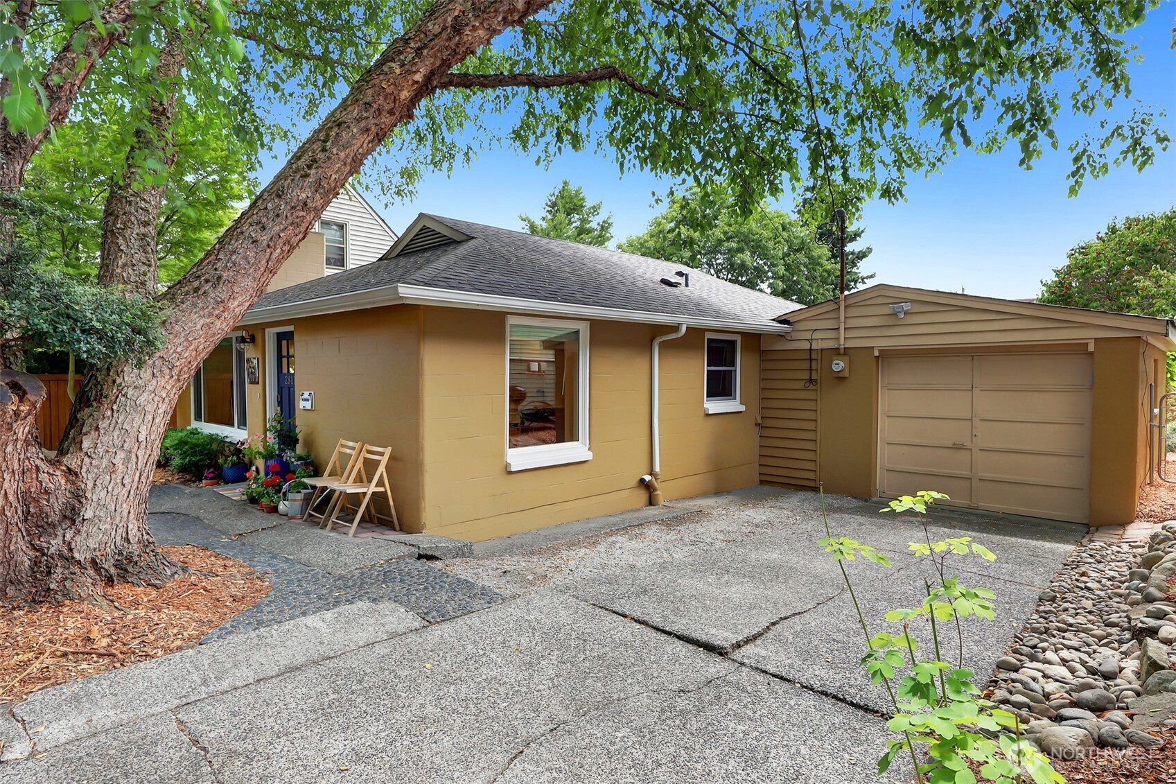 2811 Northwest 62nd Street Seattle, WA 98107 - Photo 7 of 35