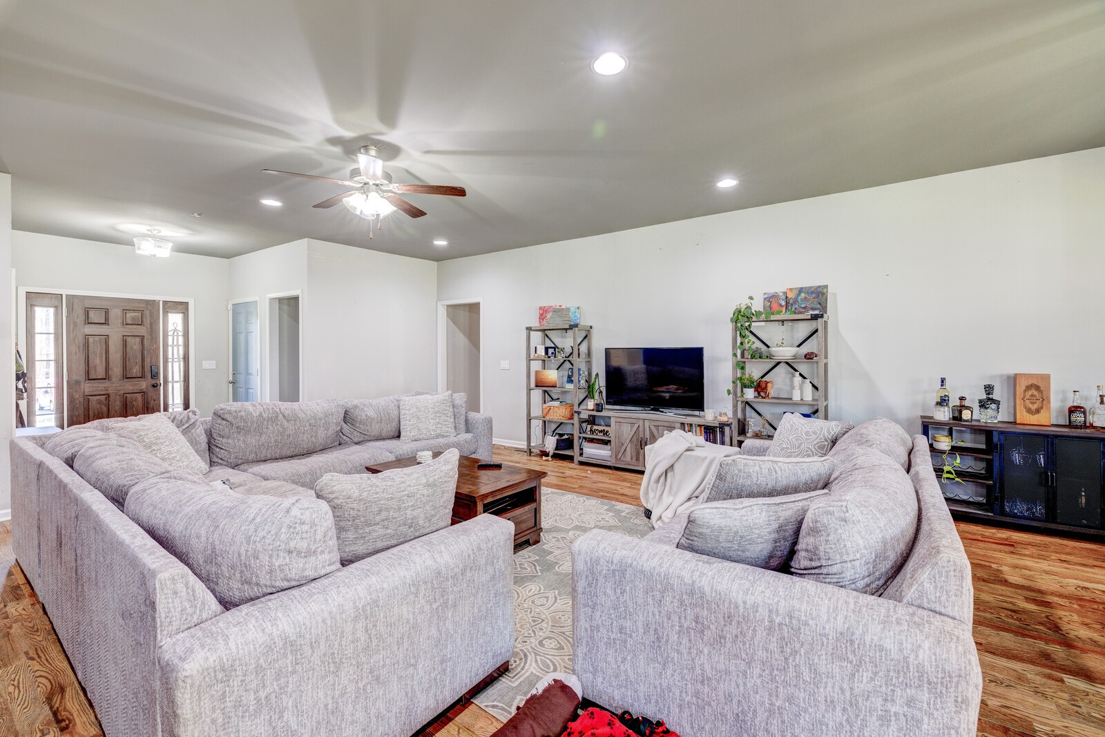 5944 Highway 431 Springfield, TN 37172 - Photo 2 of 43 Gallery Image 2