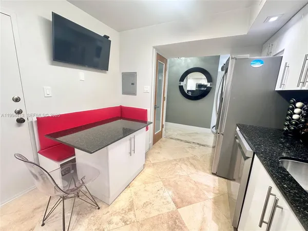 $3,850 | 9225 Collins Avenue, Unit 1111, Surfside, FL 33154