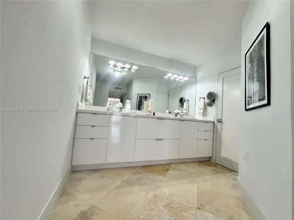 $3,850 | 9225 Collins Avenue, Unit 1111, Surfside, FL 33154