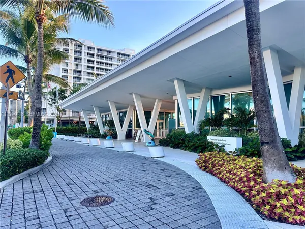$3,850 | 9225 Collins Avenue, Unit 1111, Surfside, FL 33154
