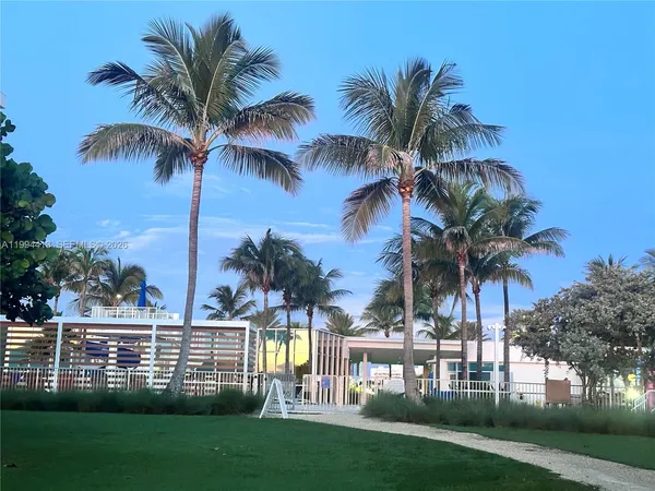 $3,850 | 9225 Collins Avenue, Unit 1111, Surfside, FL 33154