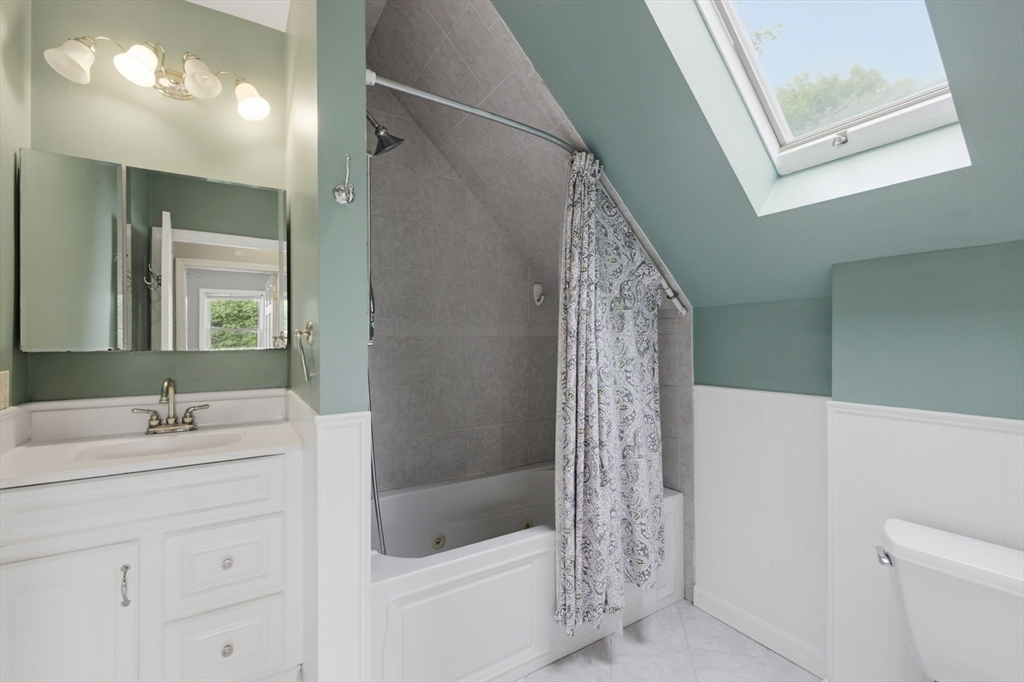 16 Elm Street Reading, MA 01867 - Photo 22 of 42