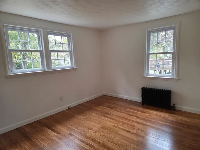 $437,000 | 19 Laurelwood Avenue, Leicester, MA 01524