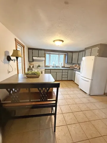 $437,000 | 19 Laurelwood Avenue, Leicester, MA 01524