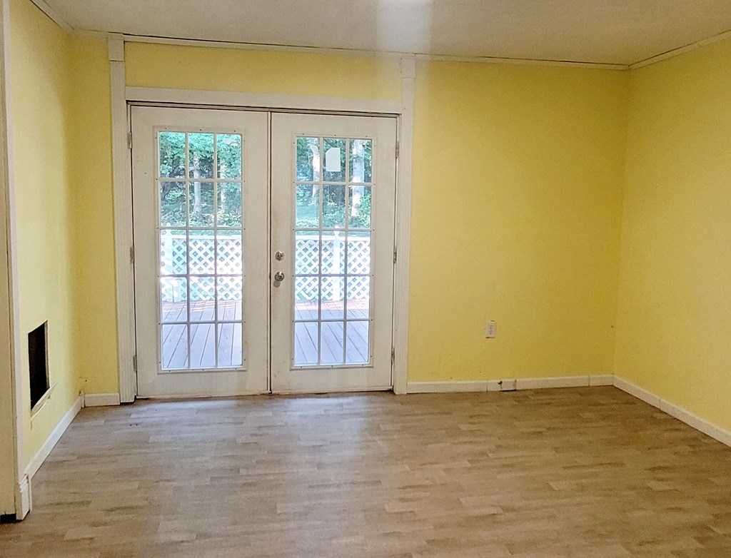 136 Avondale Road Greenwood, SC 29649 - Photo 8 of 14 Gallery Image 8