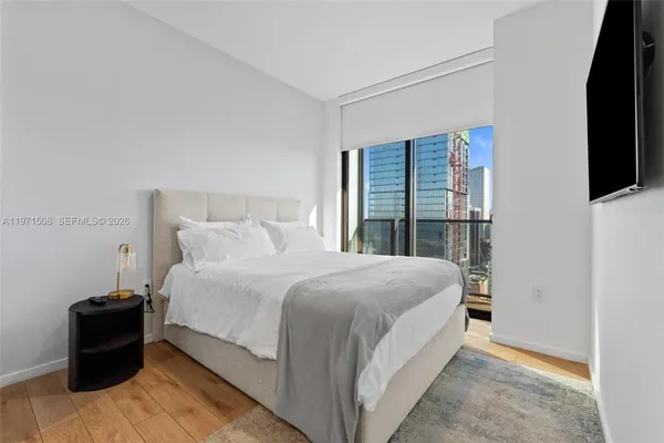 $7,100 | 398 Northeast 5th Street, Unit 3218, Miami, FL 33132