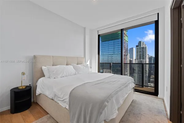 $7,100 | 398 Northeast 5th Street, Unit 3218, Miami, FL 33132