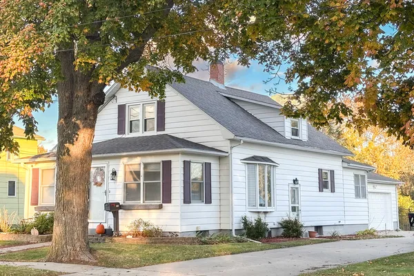 front view of house with a yard