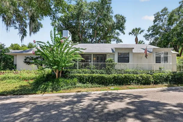 $419,000 | 21 Townhill Drive, Eustis, FL 32726
