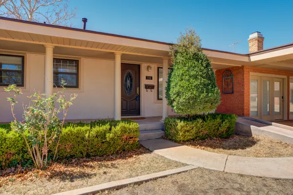 $219,000 | 206 Detroit Drive, Levelland, TX 79336
