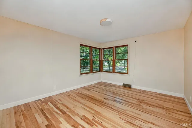 $305,900 | 10461 Glenwood Avenue, Osceola, IN 46561