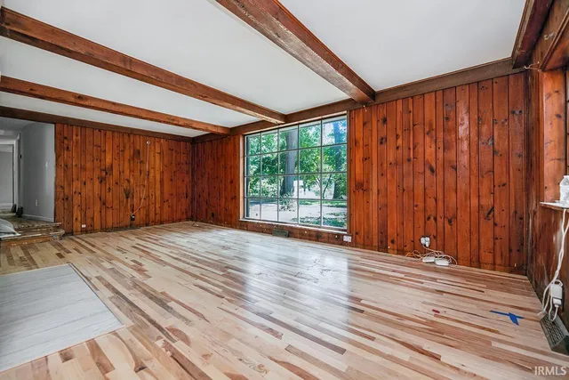 $305,900 | 10461 Glenwood Avenue, Osceola, IN 46561