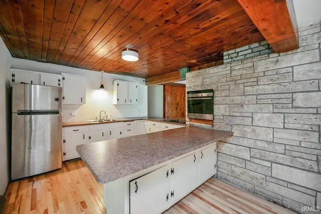 $305,900 | 10461 Glenwood Avenue, Osceola, IN 46561