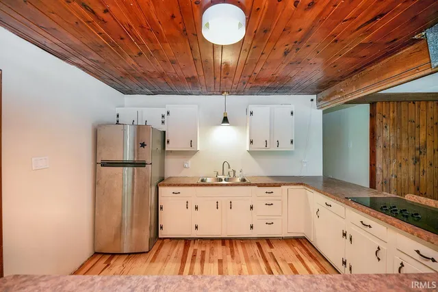 $305,900 | 10461 Glenwood Avenue, Osceola, IN 46561