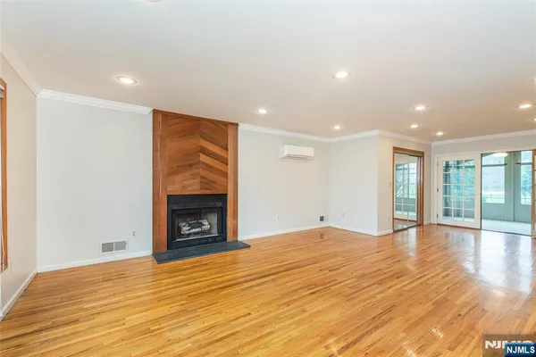 $625,000 | 1 Old Timber Court, Roxbury Township, NJ 07847