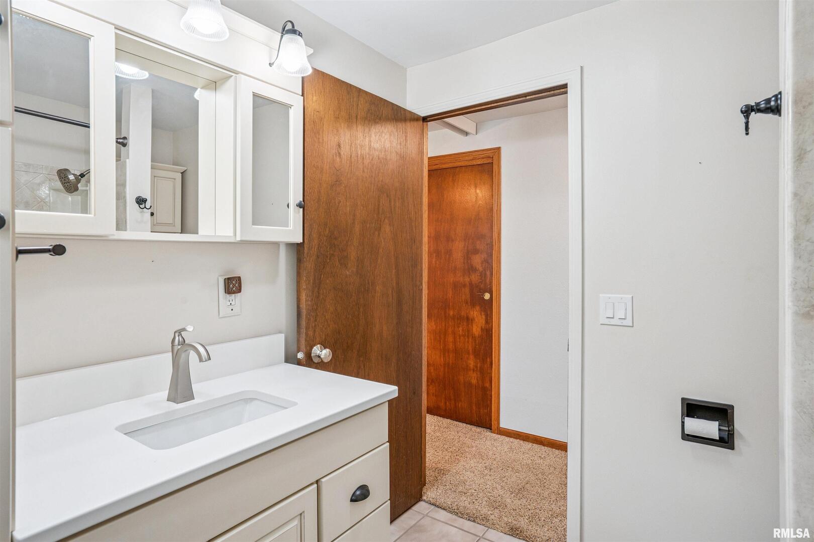 22799 Great River Road Le Claire, IA 52753 - Photo 14 of 40