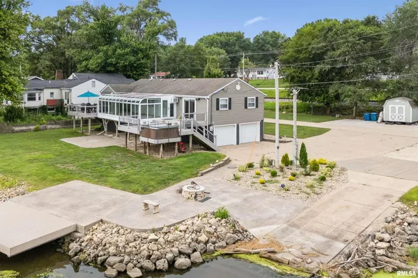 $449,000 | 22799 Great River Road, Le Claire, IA 52753