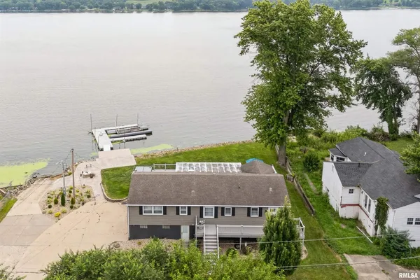$449,000 | 22799 Great River Road, Le Claire, IA 52753