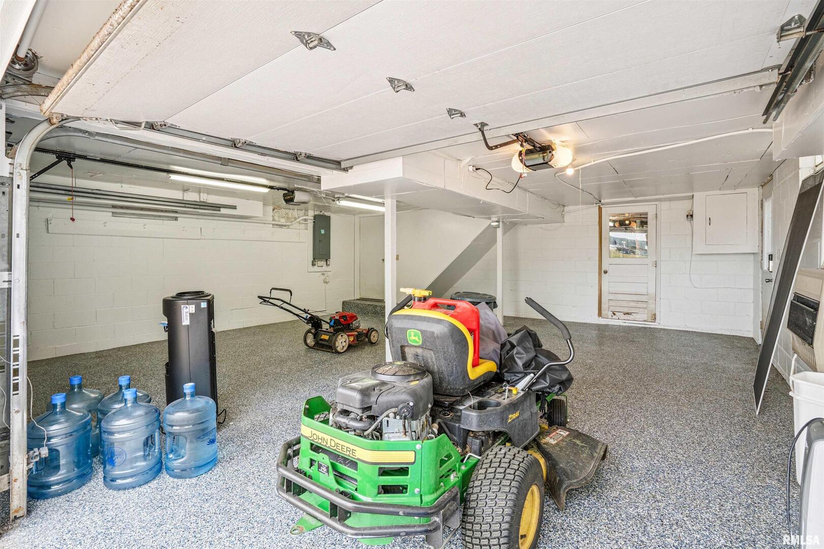 22799 Great River Road Le Claire, IA 52753 - Photo 37 of 40