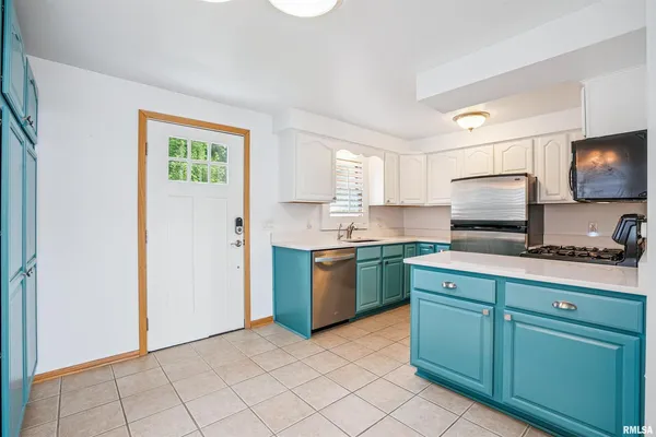 $449,000 | 22799 Great River Road, Le Claire, IA 52753