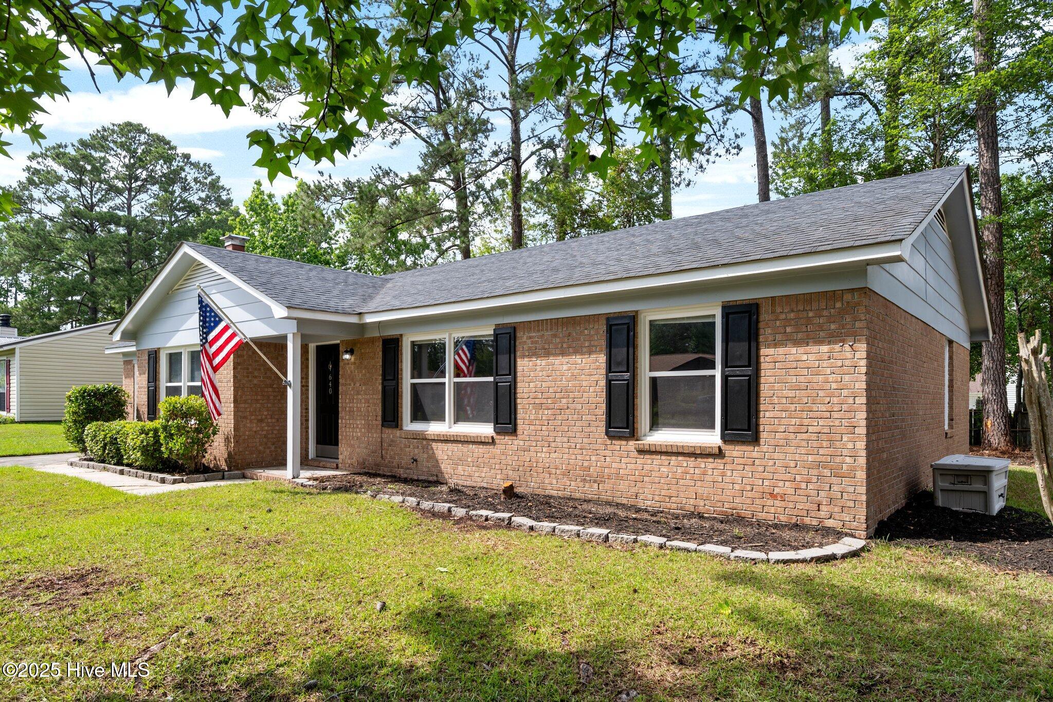 640 Shadowridge Road Jacksonville, NC 28546 - Photo 3 of 53 3-web-or-mls-03