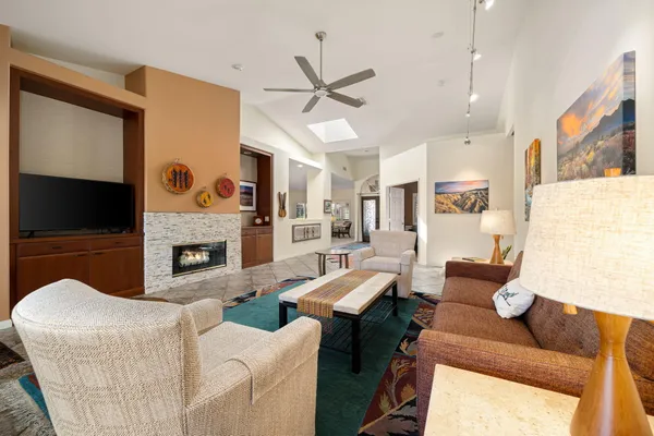 $995,000 | 9 White Sun Way, Rancho Mirage, CA 92270