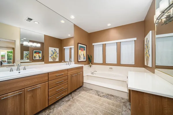 $995,000 | 9 White Sun Way, Rancho Mirage, CA 92270