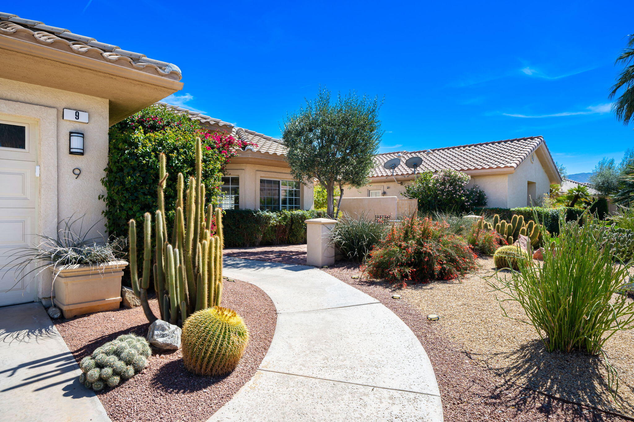 9 White Sun Way Rancho Mirage, CA 92270 - Photo 4 of 54 8-web-or-mls-JKWhite_OPMG_0326_008