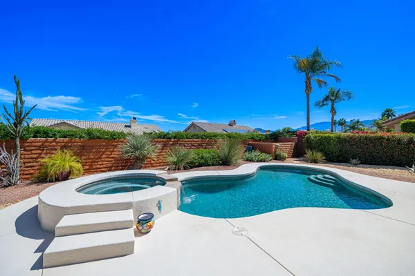 $995,000 | 9 White Sun Way, Rancho Mirage, CA 92270