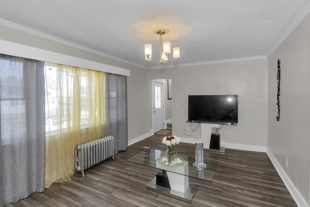 15 Merida Street Springfield, MA 01104 - Photo 9 of 26