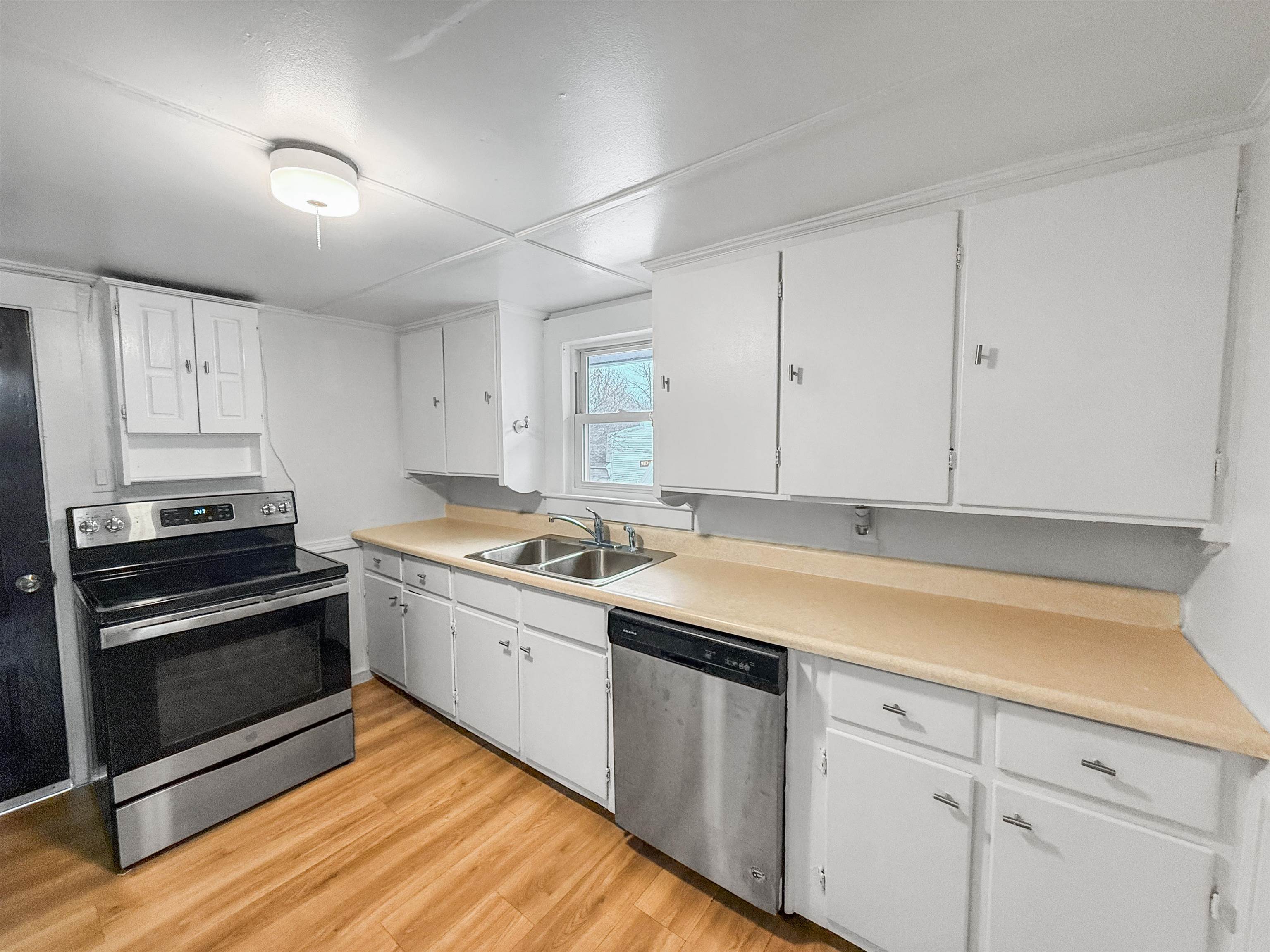 230 King Street, Unit B Boscawen, NH 03303 - Photo 3 of 11