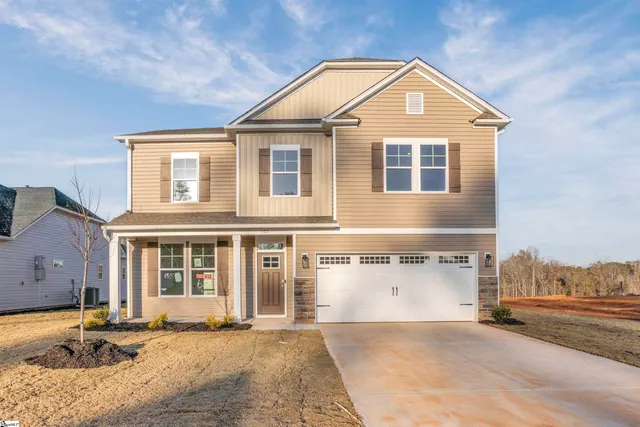 $374,900 | 155 Hunter Ridge Drive, Boiling Springs, SC 29316