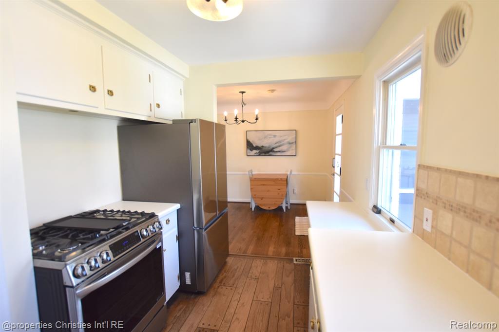2205 Pembroke Road Birmingham, MI 48009 - Photo 12 of 36