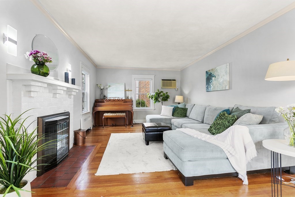 10 Raleigh Street Arlington, MA 02474 - Photo 4 of 36 Gallery Image 4