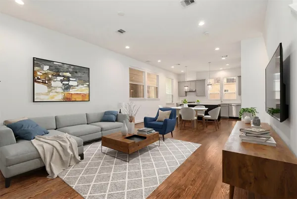 $425,000 | 2777 Clinton Drive, Houston, TX 77020