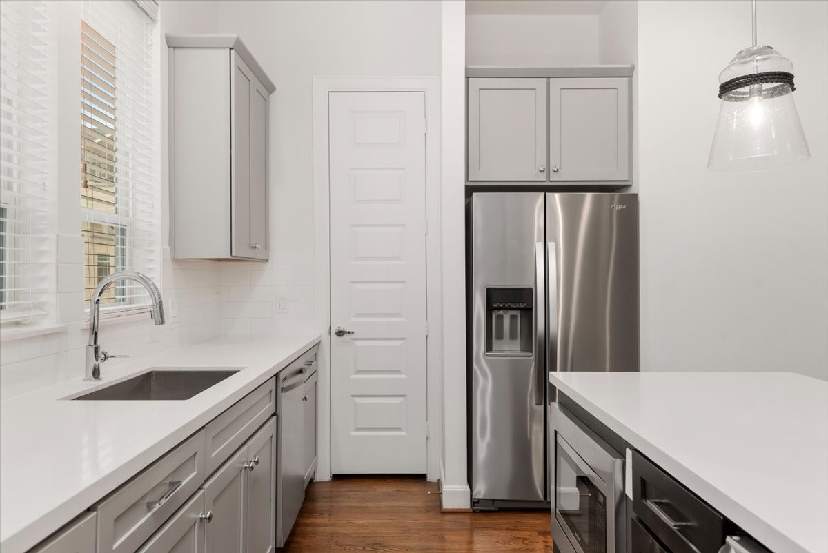 2777 Clinton Drive Houston, TX 77020 - Photo 14 of 37