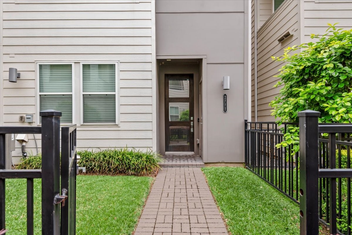 2777 Clinton Drive Houston, TX 77020 - Photo 29 of 37