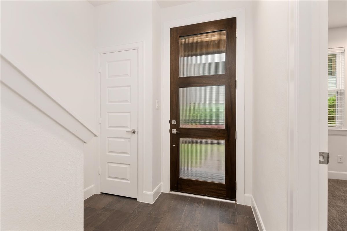 2777 Clinton Drive Houston, TX 77020 - Photo 7 of 37