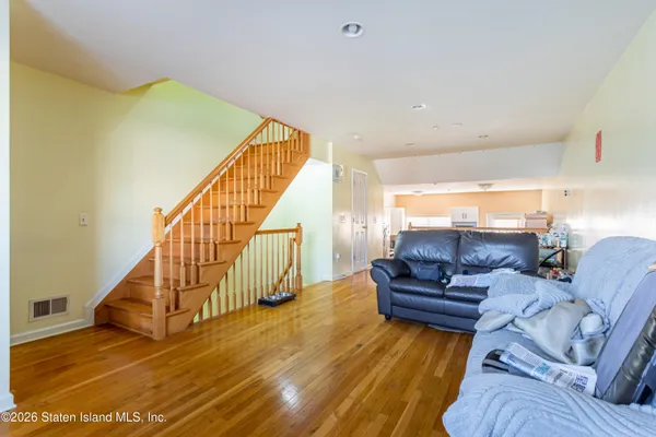 $688,000 | 69 Alex Circle | South Beach
