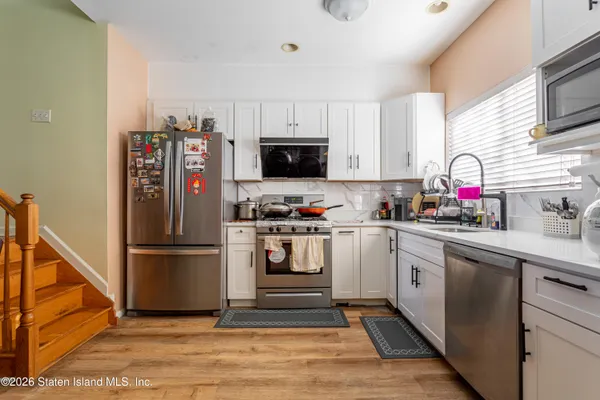 $688,000 | 69 Alex Circle | South Beach