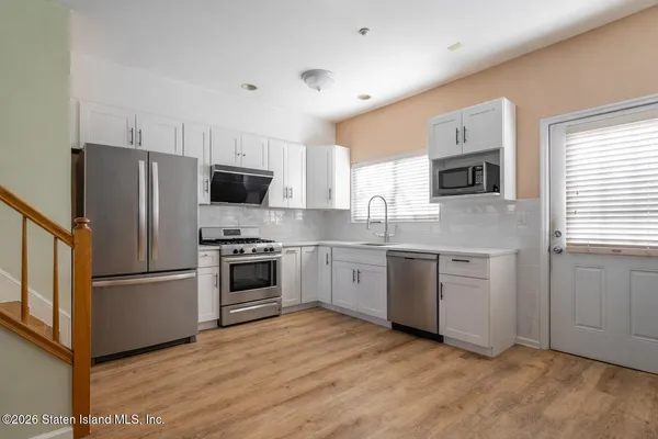 $688,000 | 69 Alex Circle | South Beach