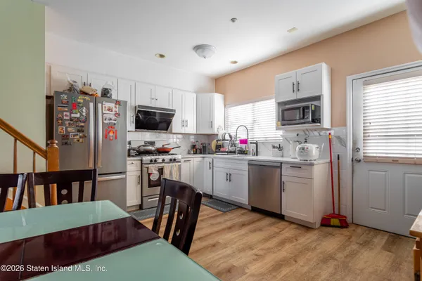 $688,000 | 69 Alex Circle | South Beach