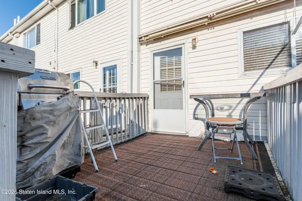 $688,000 | 69 Alex Circle | South Beach