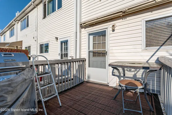 $688,000 | 69 Alex Circle | South Beach