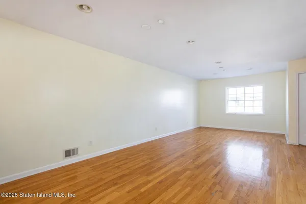 $688,000 | 69 Alex Circle | South Beach
